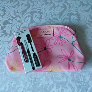 Clinique 4 Piece Must Have Cosmetics With Makeup Bag